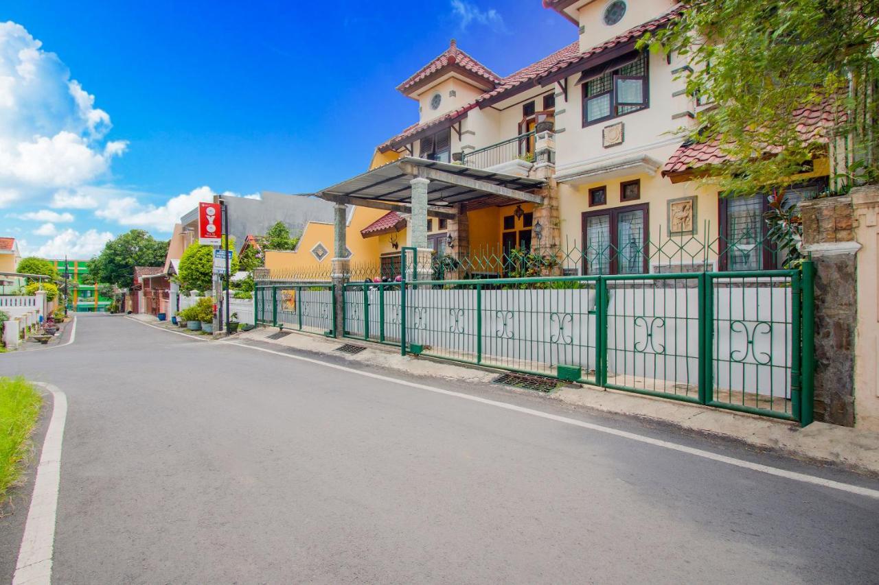 מאלאנג Oyo 3217 The Ts Homestay מראה חיצוני תמונה